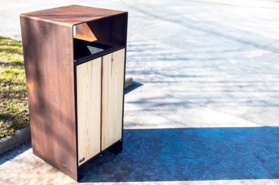 papelera de acero corten  y madera de pino Myra